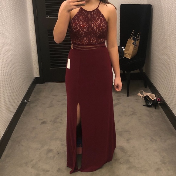 Burgundy prom dress never worn